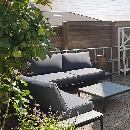 Classic Townhouse, Garden, Spacious 펜션 *